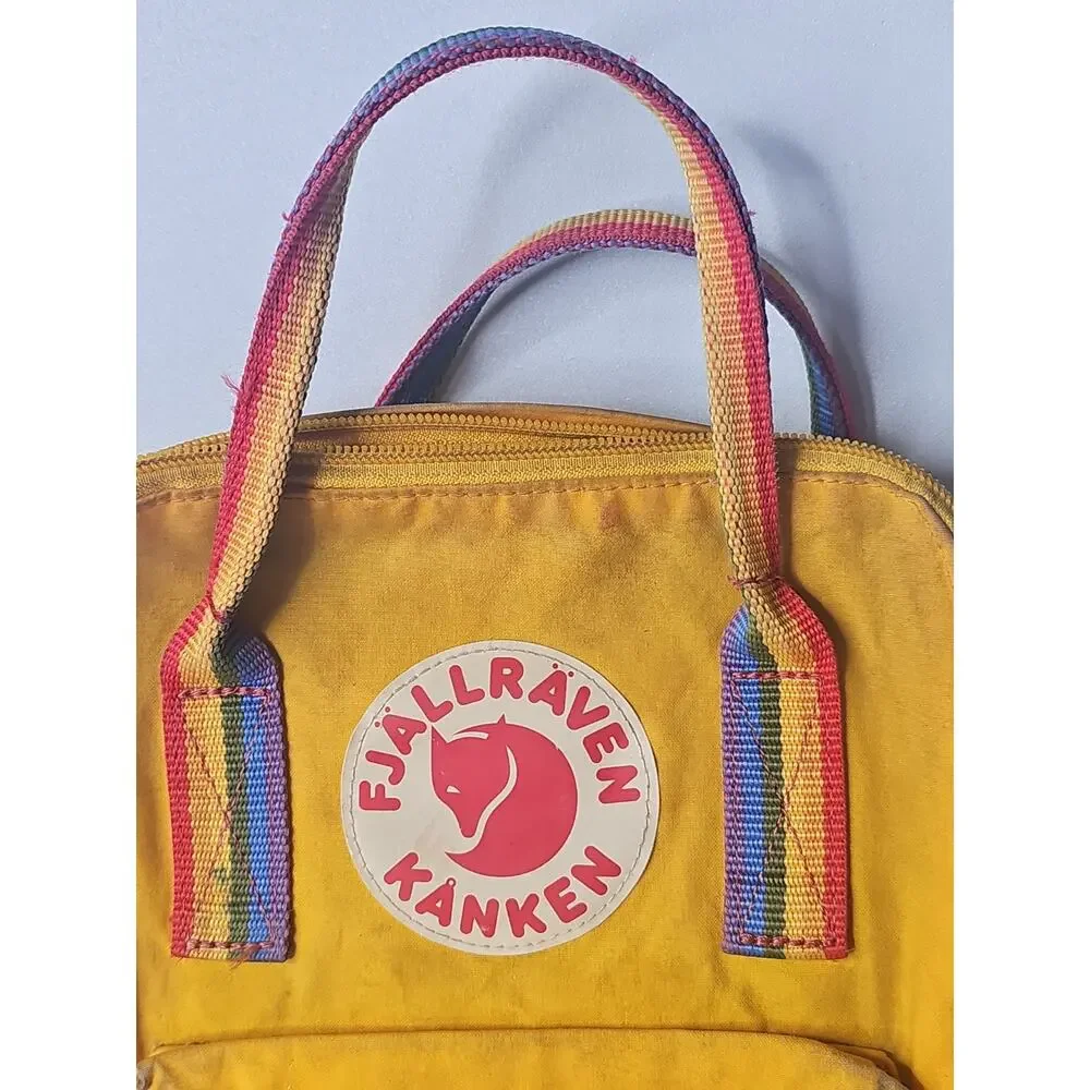 Fjällräven shows wear